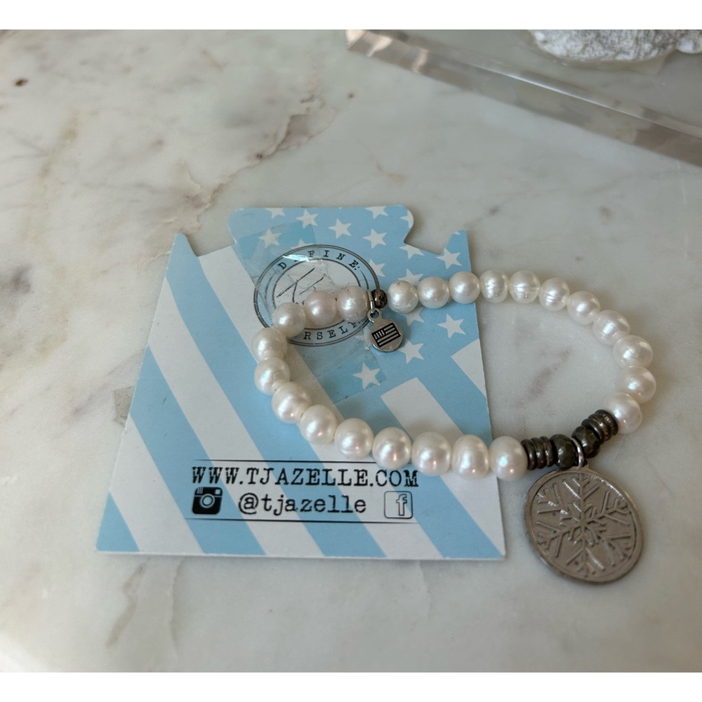 T.JAZELLE Silver and White Pearl Stretch Beaded Bracelet with Snowflake Charm - Picture 2 of 2